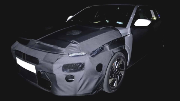 В сети появились шпионские кадры Hyundai Elantra нового поколения