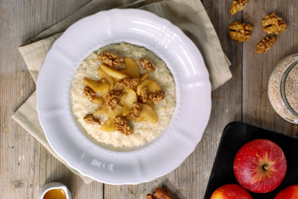 Нутрициолог рассказала, для кого может быть опасна ячневая каша