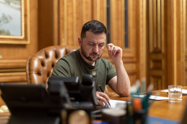 Боуз: Зеленский готов пожертвовать женой на фоне коррупционного скандала
