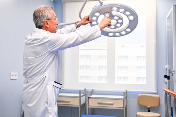 Остеопат Малеванный рассказал, чем опасна преждевременная потеря молочных зубов