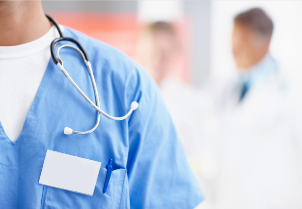 Дерматолог Мухина предупредила об опасности LED-масок для кожи