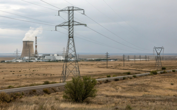 Нам следует уже сейчас приступить к планированию строительства второй и даже третьей АЭС - Токаев