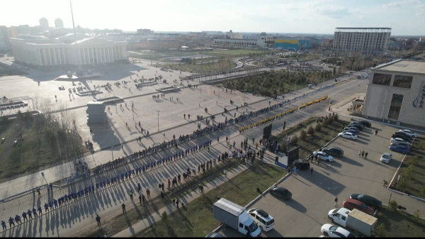 В Уральске установлен рекорд Казахстана по самому массовому перетягиванию каната