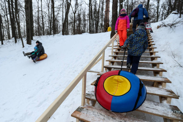 Врач-травматолог напомнил родителям о рисках катания на &laquo;ватрушках&raquo;