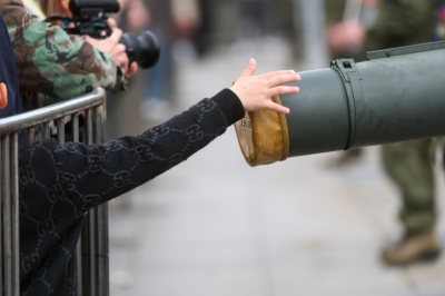 Мать придавленного танком школьника раскрыла детали