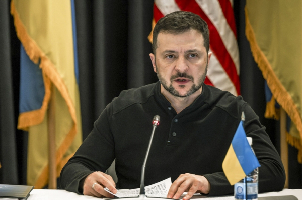 Зеленский получил &laquo;последнее предупреждение&raquo;: арест Ермака стал четким сигналом от Запада