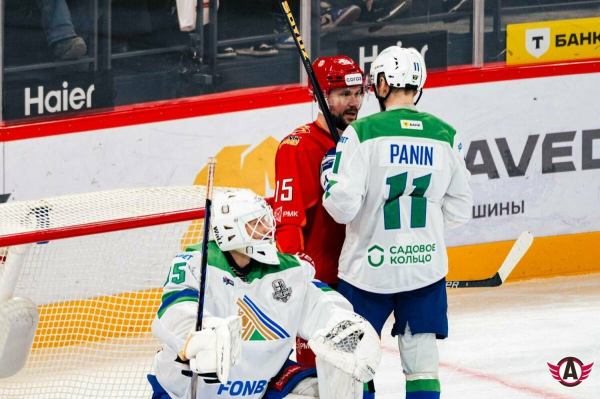 Голышев забросил гол в ворота &laquo;Салавата&raquo; головой