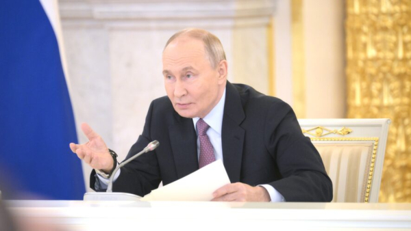 Владимир Путин подписал закон о создании мобильных аптек в сельской местности 02/05/2026 &ndash; Новости