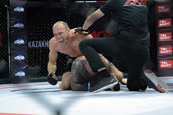 Кровью и потом: Казахстанцы в ММА