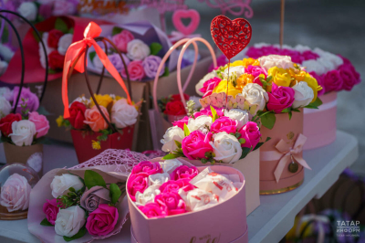 Эксперт назвала неудачные подарки для коллег к 8 Марта