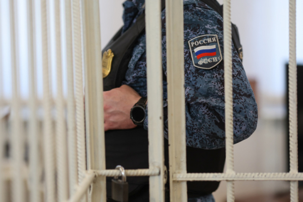 Ударившего пять раз ножом курсанта МВД отправили в СИЗО