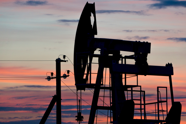 Экономист: Запад рискует подорвать санкционную систему из-за послаблений по&nbsp;российской нефти